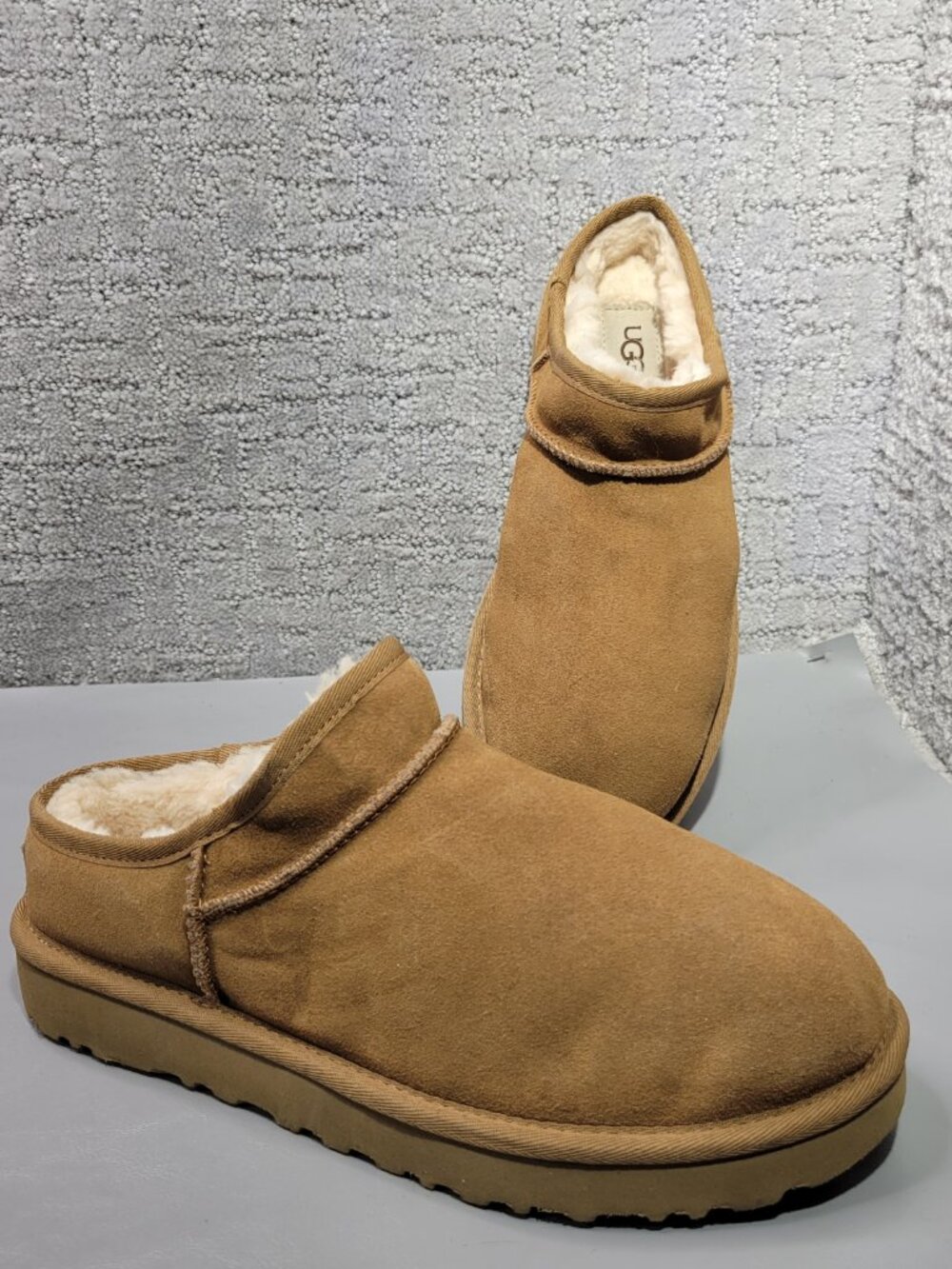 UGG Australian Classic Women's Size US 9 Chestnut Suede Slippers 1108193 - Picture 10 of 13